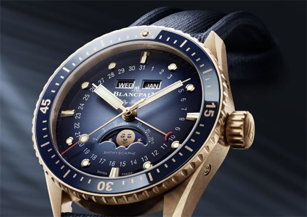 宝珀手表表带掉色处理方法(图) 宝珀手表表带掉色处理方法(图)